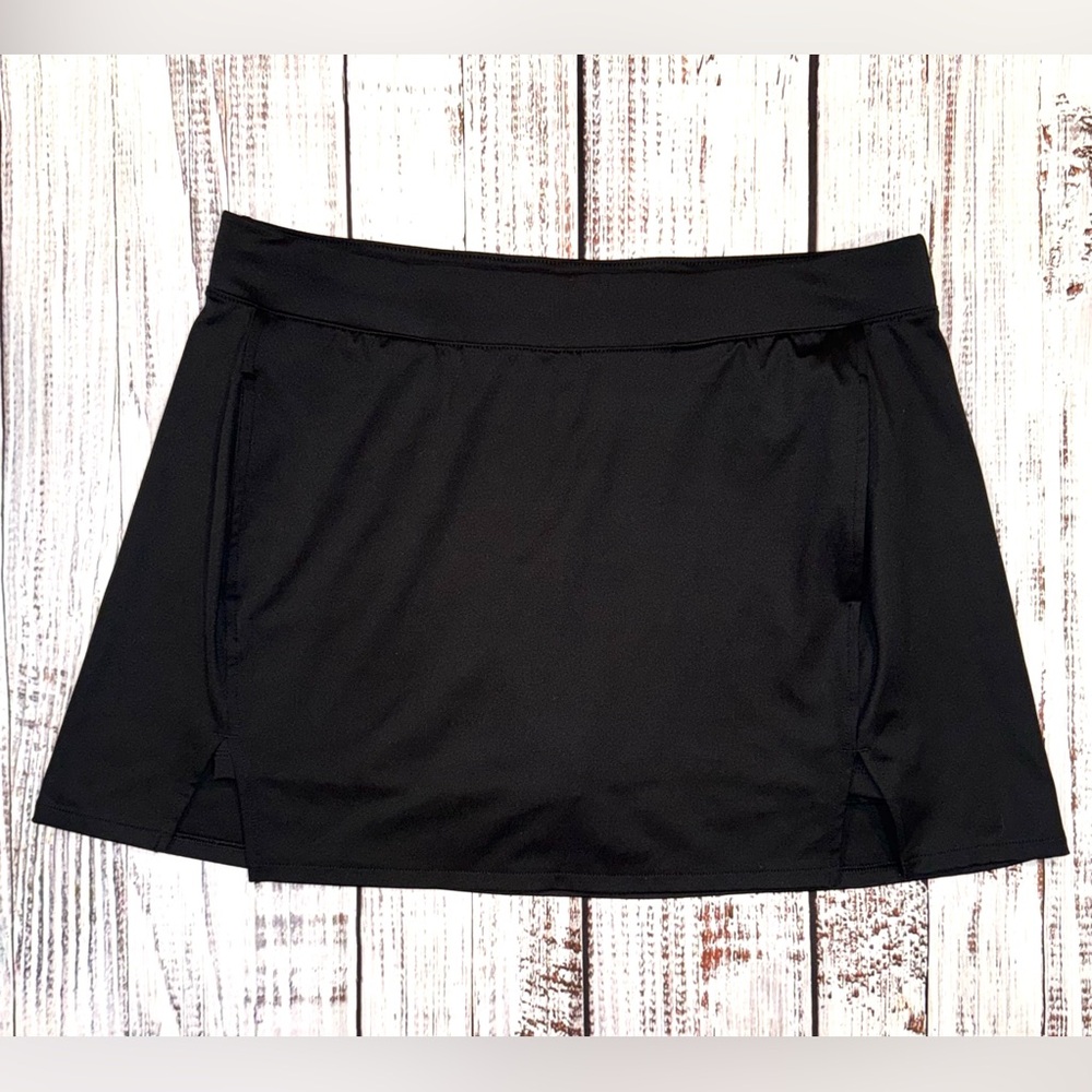 EUC All In Motion Black Women's Skort